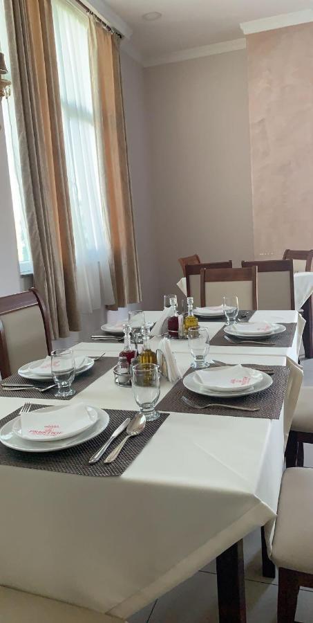 Hotel Prestige Struga Ngoại thất bức ảnh
